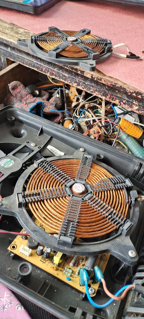 美的RT2102电磁炉故障怎么修？-图1