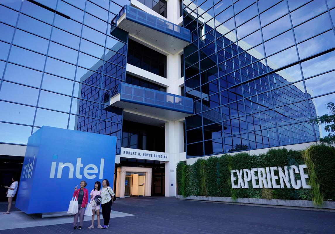 英特尔移动通信技术公司现状如何?-图2 英特尔移动通信技术公司现状如何?-图2