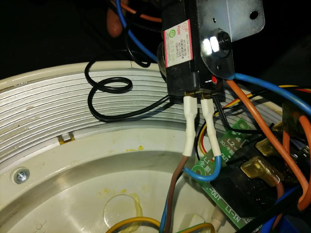 海尔32U3200电源维修故障怎么判断？-图3