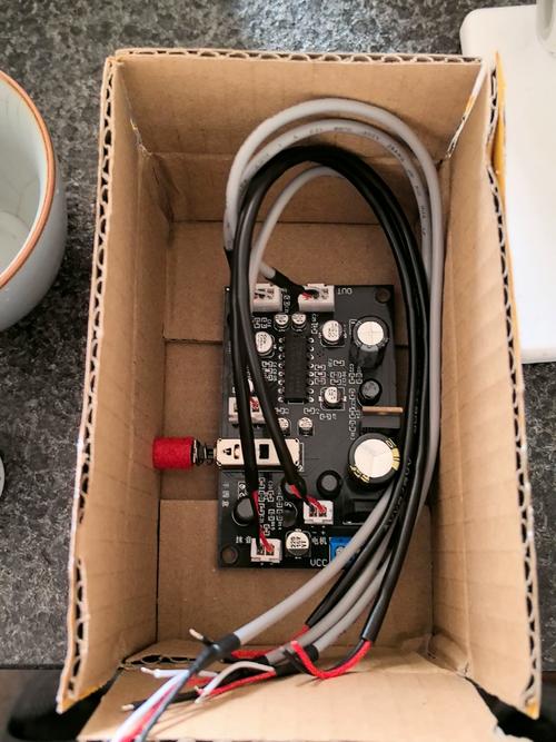 TA8246AH声音低故障如何维修？-图3