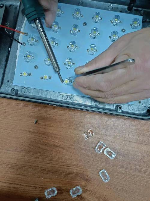 LED32C1000N维修故障如何排查?-图1 LED32C1000N维修故障如何排查?-图1