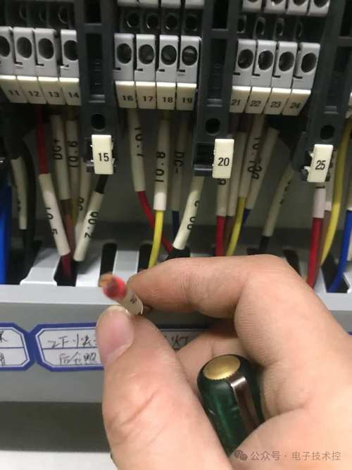 维修PLC故障，如何快速定位问题？-图1