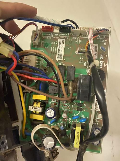 KFR-35GW/G空调坏了怎么修？-图2