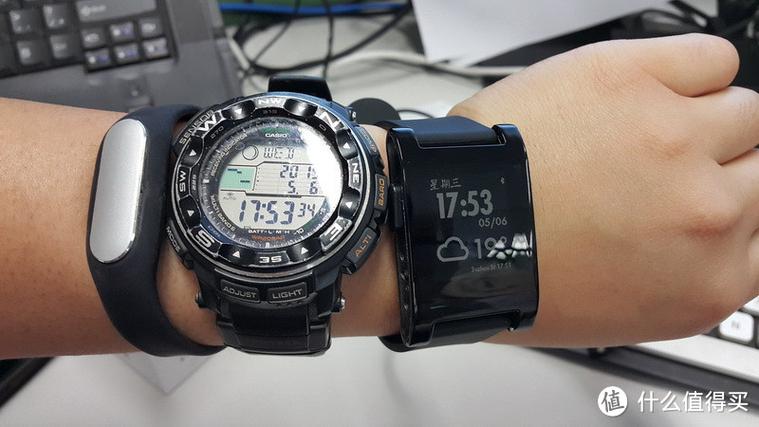 pebble智能表屏幕维修怎么收费？-图1