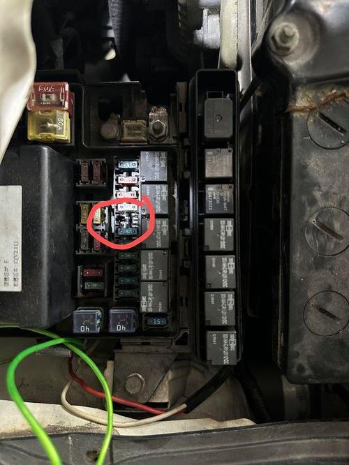 空调电源板保险丝炸开维修-图2