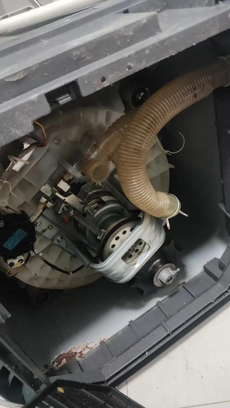 康佳洗衣机e4故障怎么修？-图2