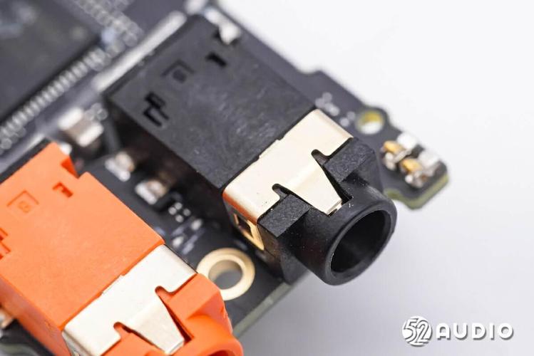 无线麦克风接收器的维修-图2