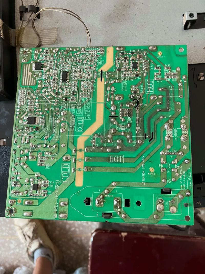 长虹液晶3D电视维修费多少？-图2