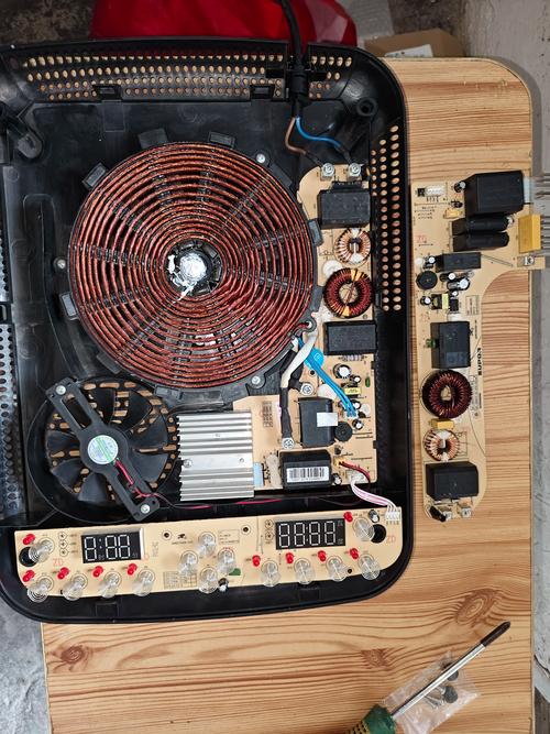 苏泊尔触屏电磁炉维修点哪里找？-图1