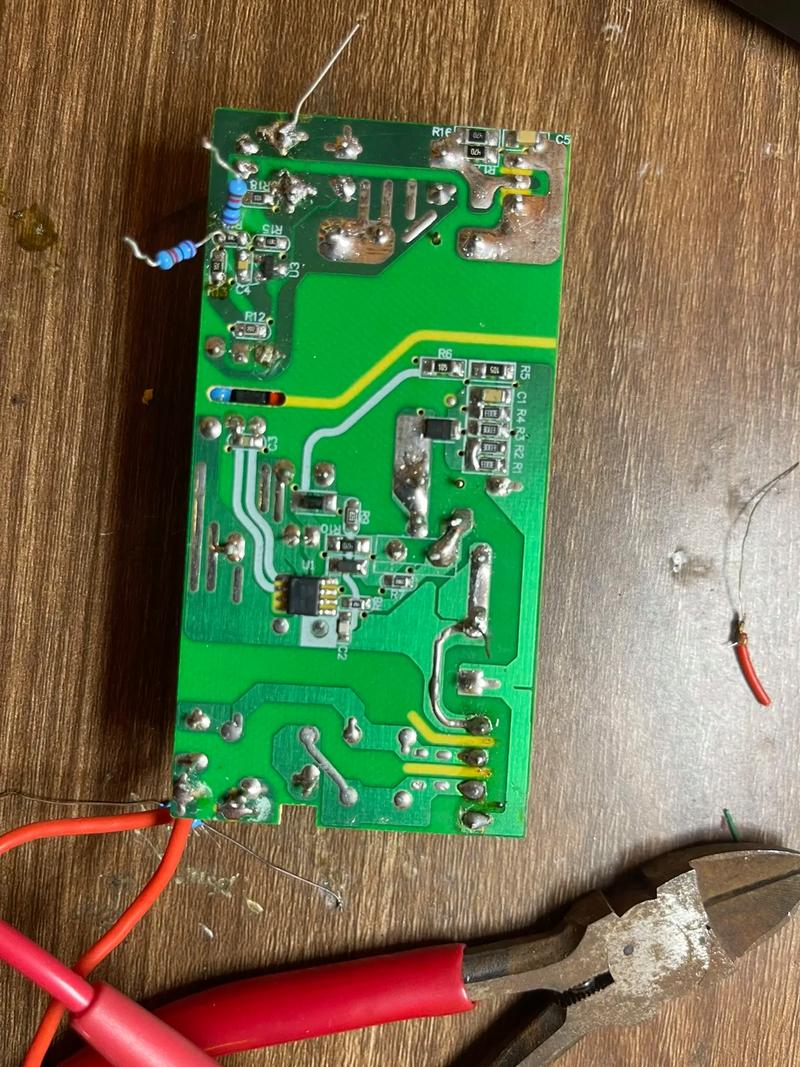 12V开关电源雷击后如何快速修复?-图3 12V开关电源雷击后如何快速修复?-图3