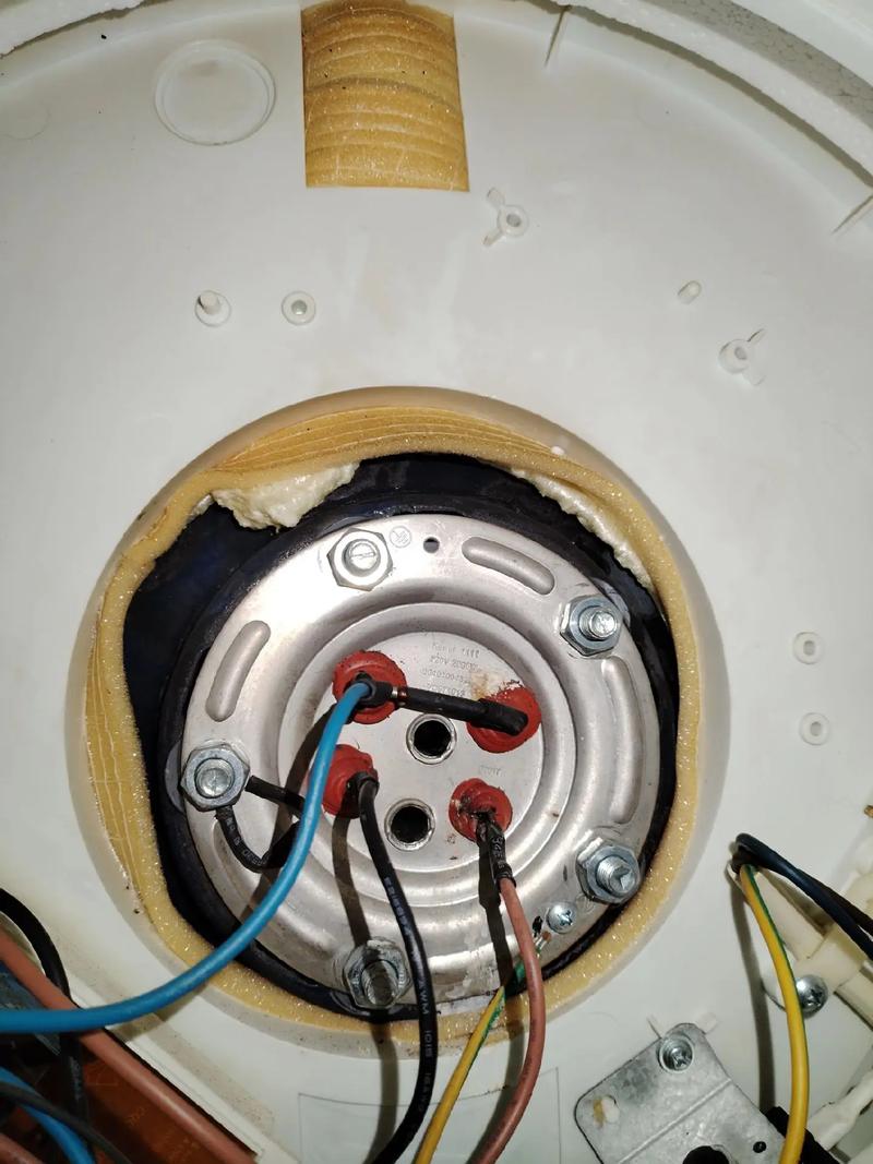 海尔L32F3电源故障如何维修？-图1