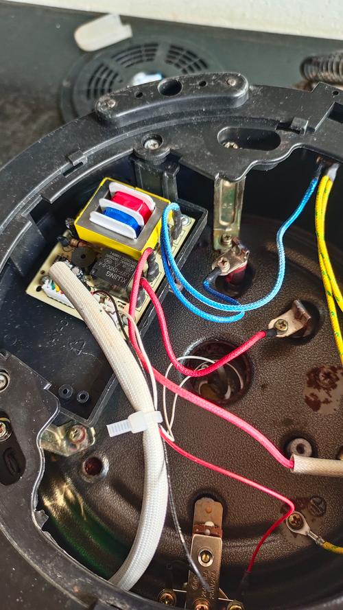 新飞电压力锅电源版怎么修？-图2