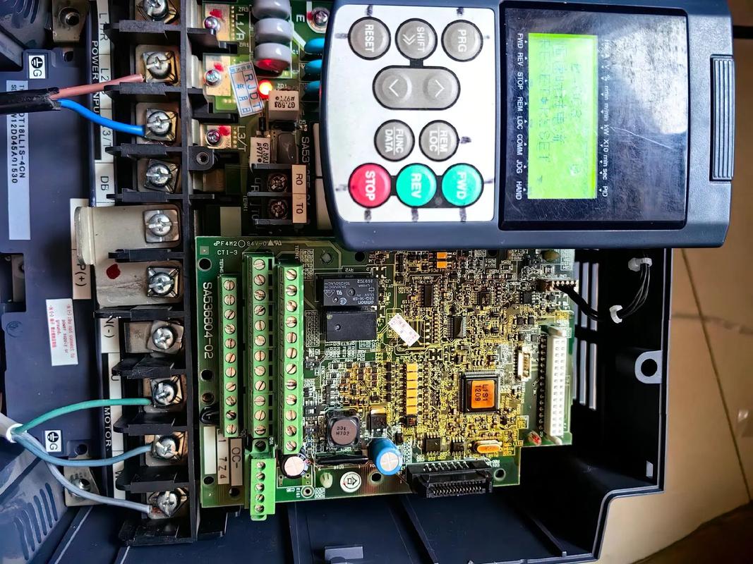 富士变频器90kw维修常见问题有哪些？-图1