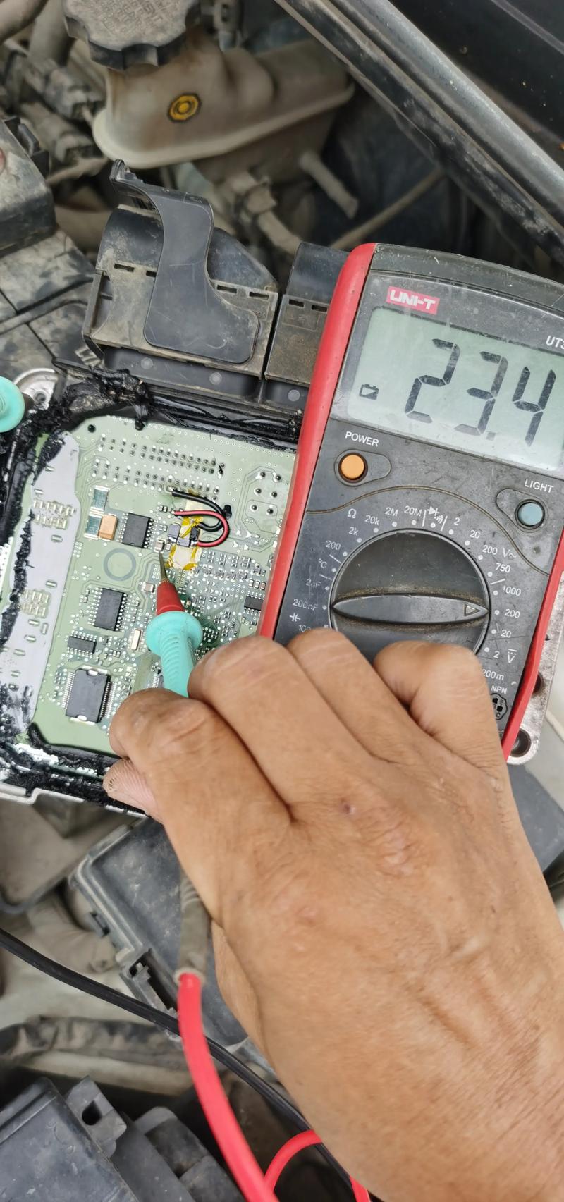 电脑电路板维修经验有哪些关键点？-图1