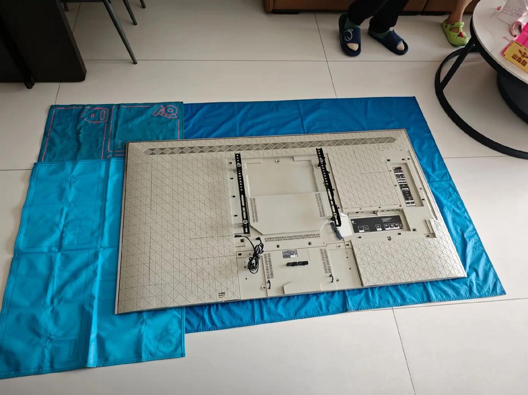 清华同方液晶显示器坏了怎么修？-图1