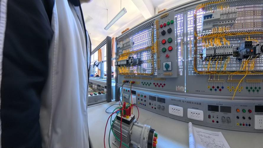 室内电气安装维修实训，如何安全高效操作？-图2