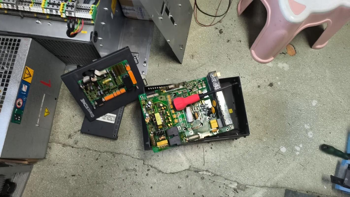 天津电梯主板变频器维修哪家靠谱？-图1