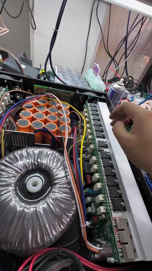 汽车功放放音失真的维修-图3