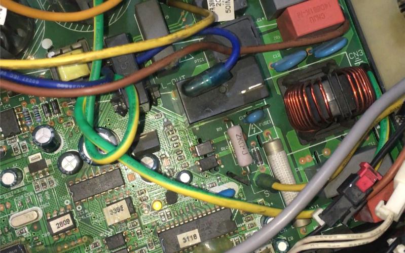 变频空调模块炸了，美的维修该找谁？-图1