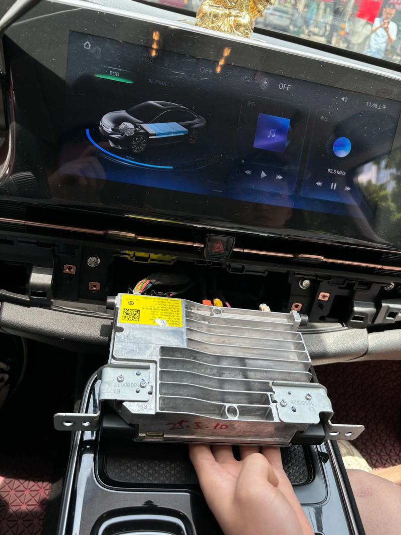 车载CD屏不亮，咋修？-图1