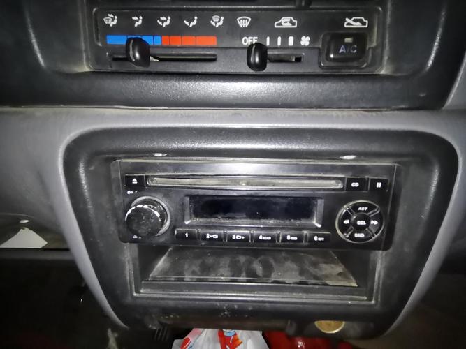 车载CD屏不亮，咋修？-图2