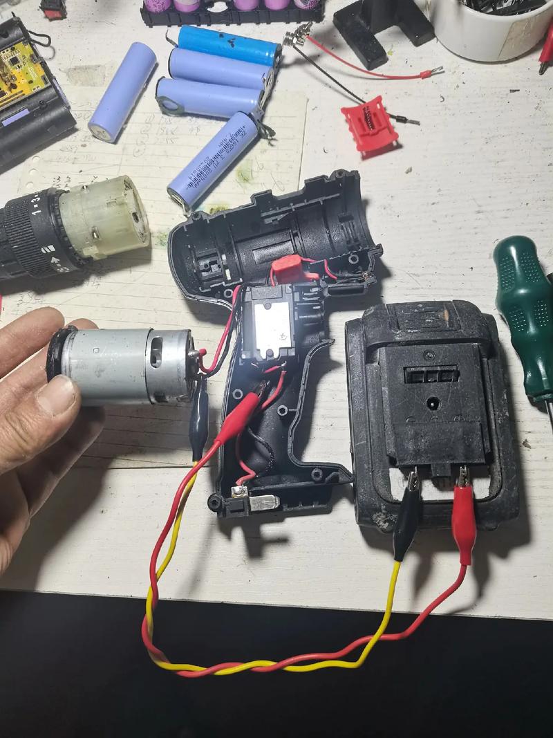 AEG手电钻维修电路图哪里找？-图1