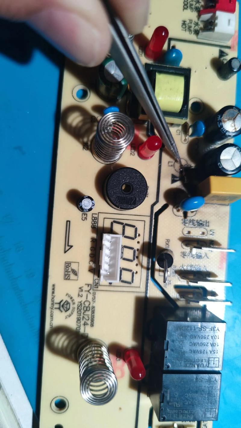 饮水机制冷电源坏了怎么修？-图2