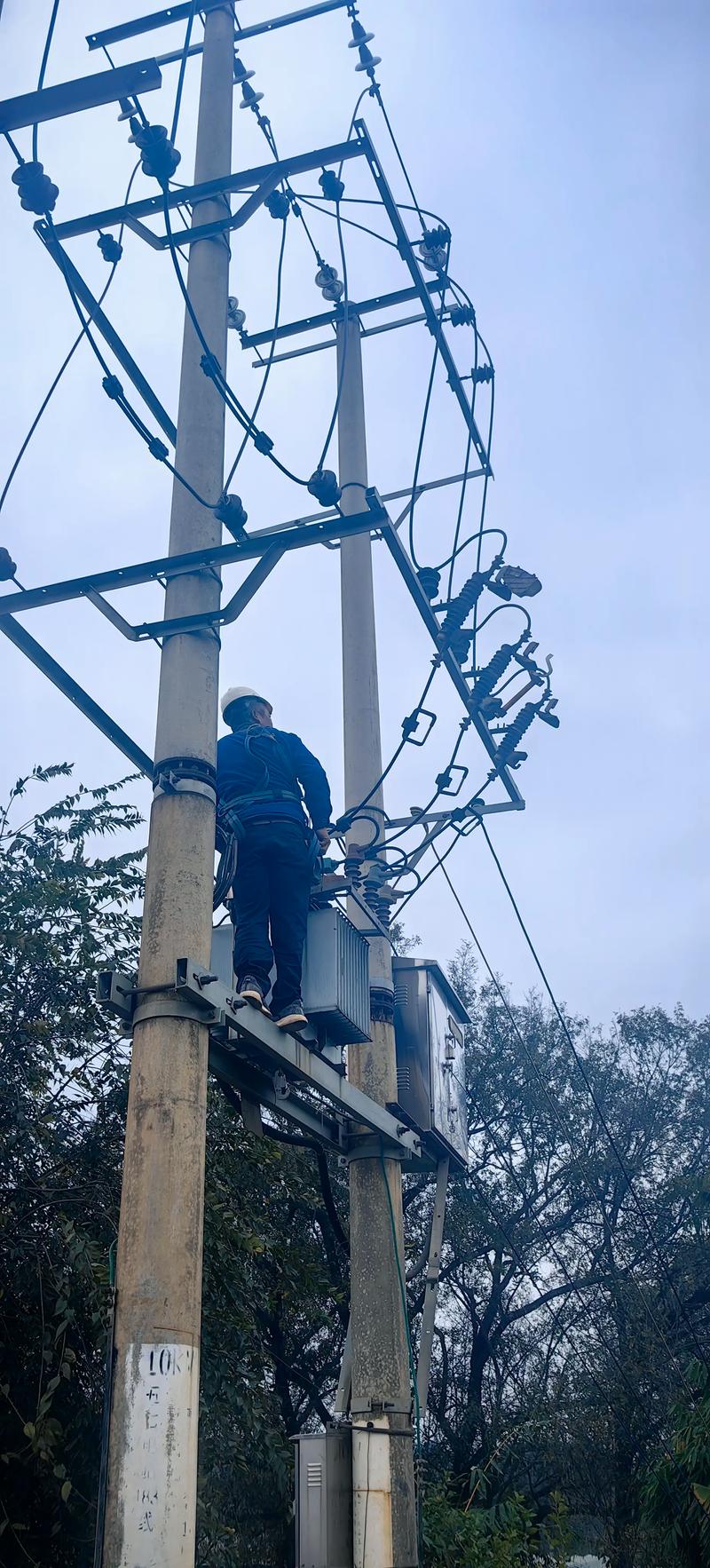 变压器停电维修如何安全放电?-图1 变压器停电维修如何安全放电?-图1