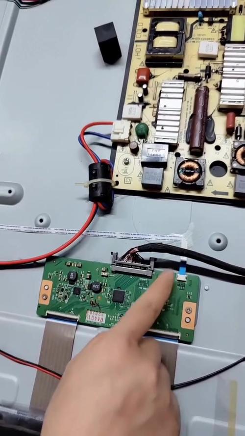 TCL液晶电视白屏怎么修?-图2 TCL液晶电视白屏怎么修?-图2