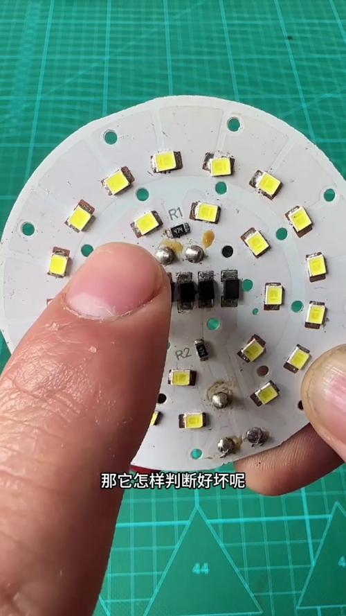 充电LED便携灯坏了怎么修？-图1