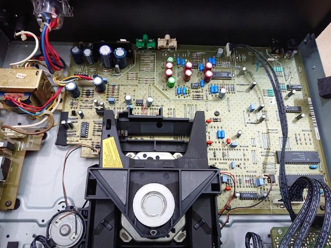 飞利浦CD机显示板坏了怎么修？-图1