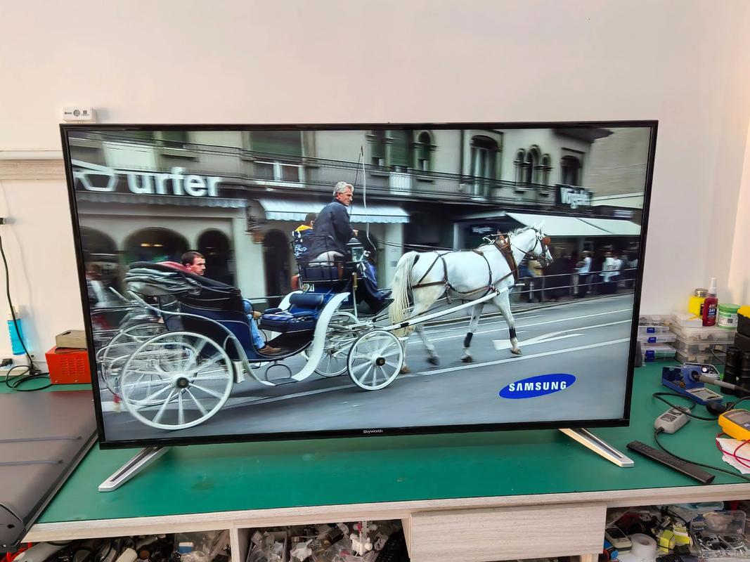 LED背光调光技术如何实现精准高效控制？-图2