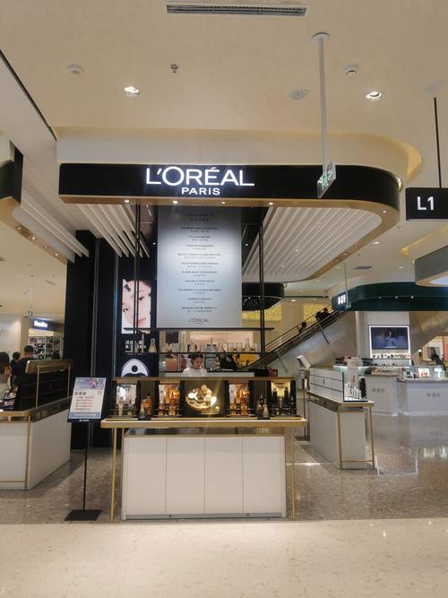 香港品牌的化妆品专柜-图3 香港品牌的化妆品专柜-图3