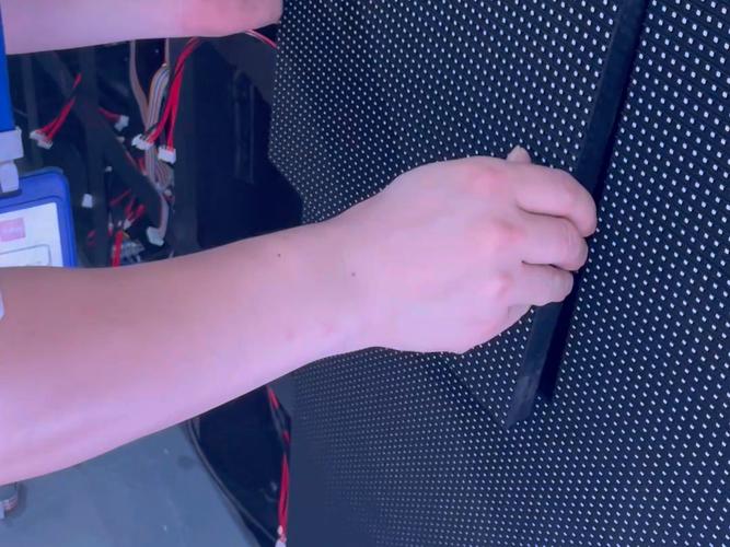 青岛户外LED屏坏了咋修？-图2