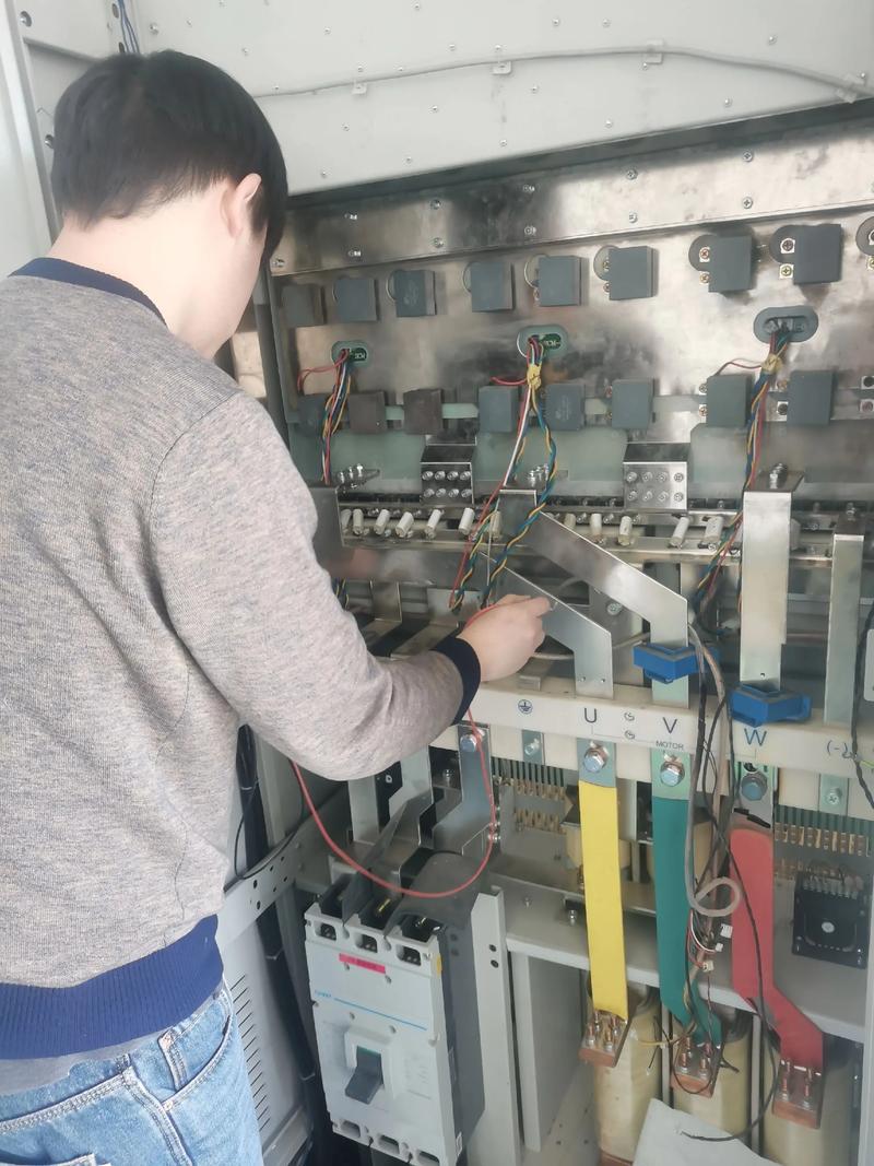 伦茨8200变频器维修故障怎么排查？-图1