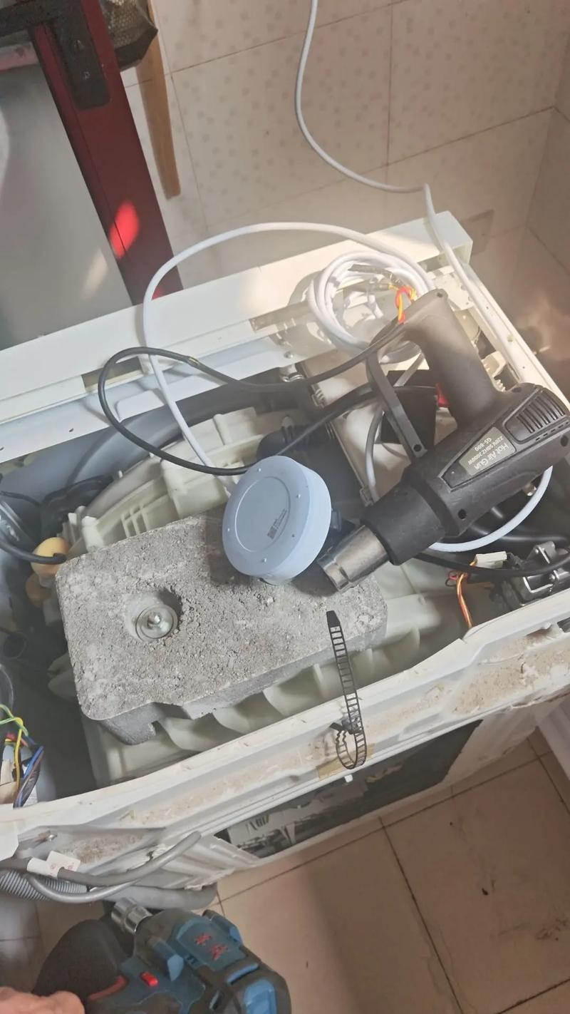 海尔滚筒洗衣机维修视频怎么用？-图2