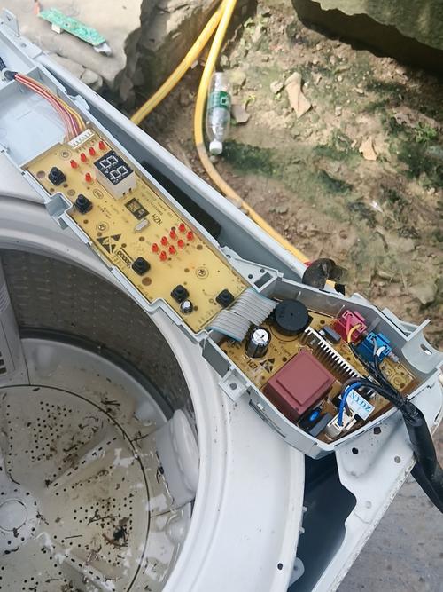 全自动洗衣机电脑板坏了怎么修？-图2