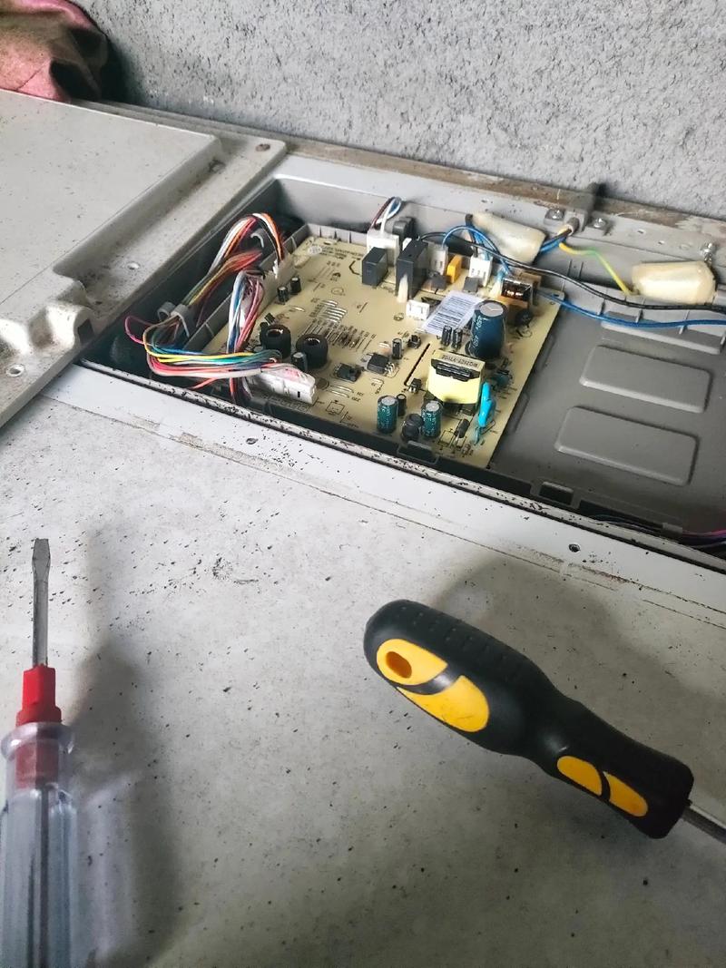 创维37L01HM维修故障怎么排查?-图1 创维37L01HM维修故障怎么排查?-图1