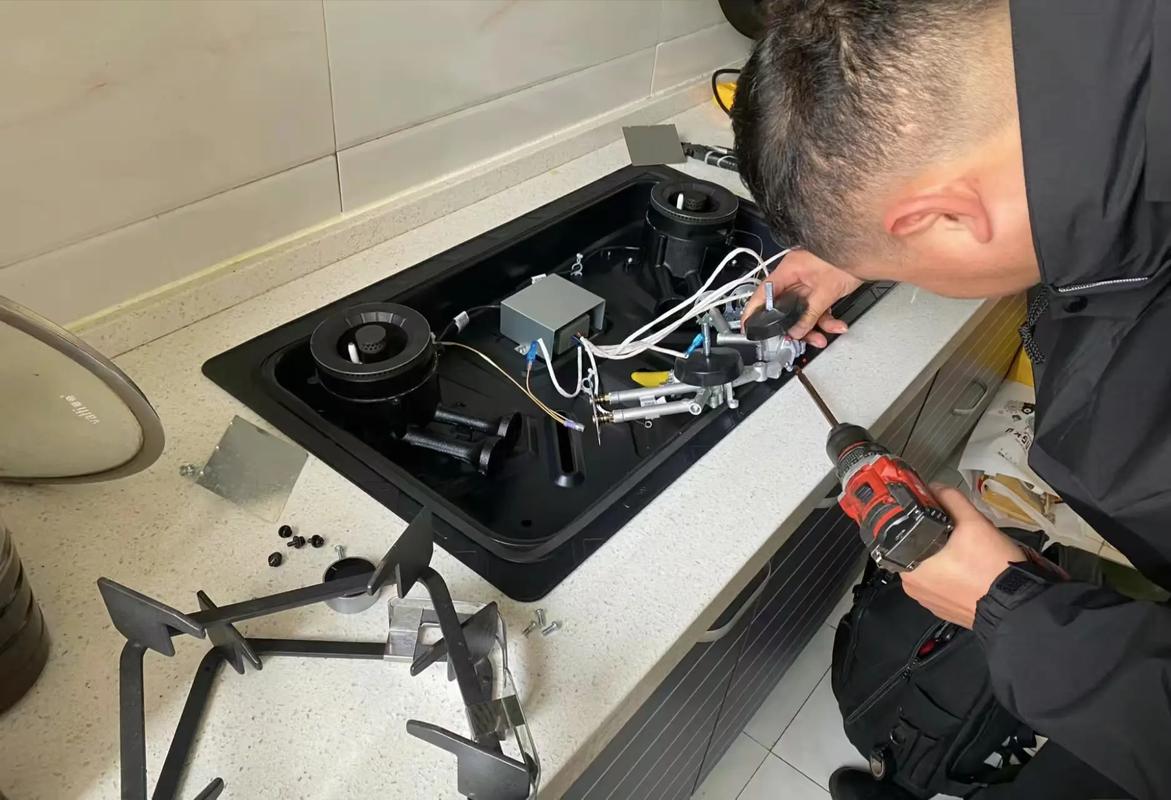 华帝燃气灶电磁阀坏了怎么修？-图2