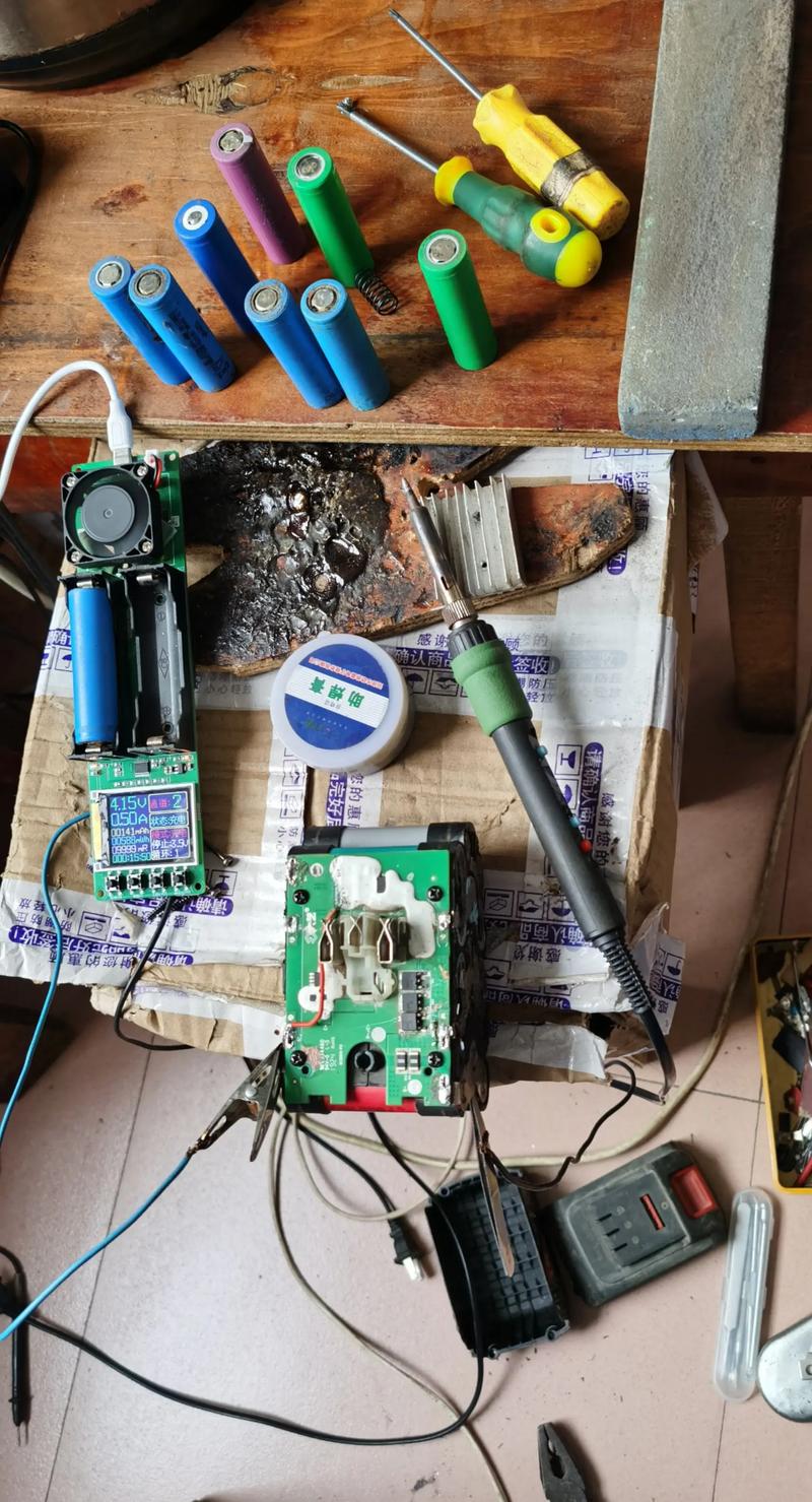 锂电池充电器维修选择-图1